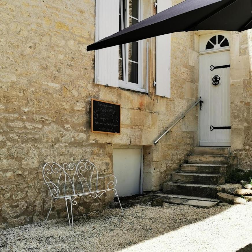 Gîte Le Bonheur Hiersac Exterior foto