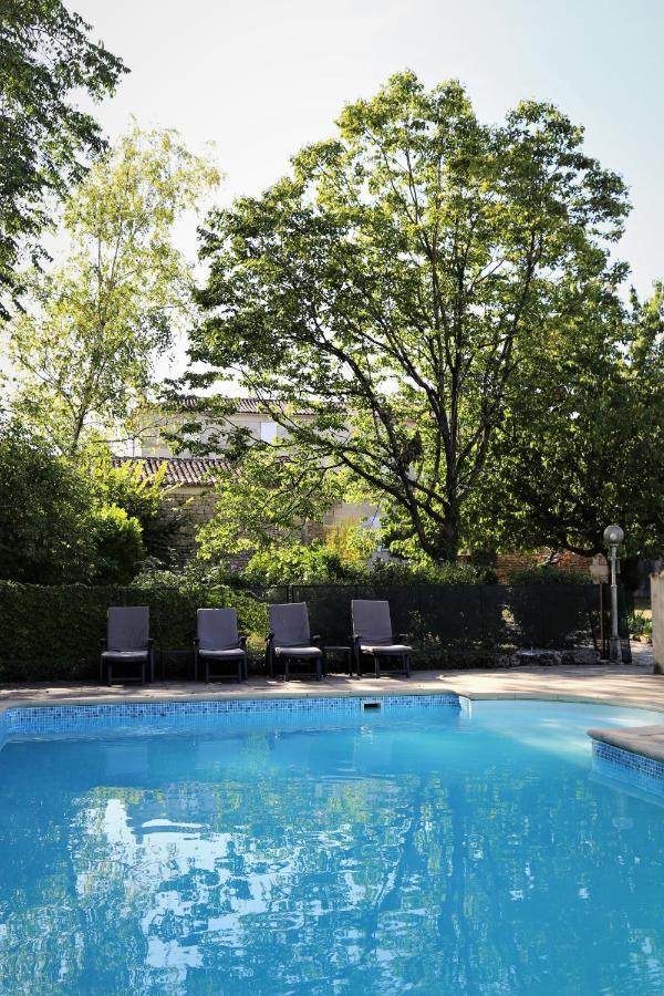 Gîte Le Bonheur Hiersac Exterior foto