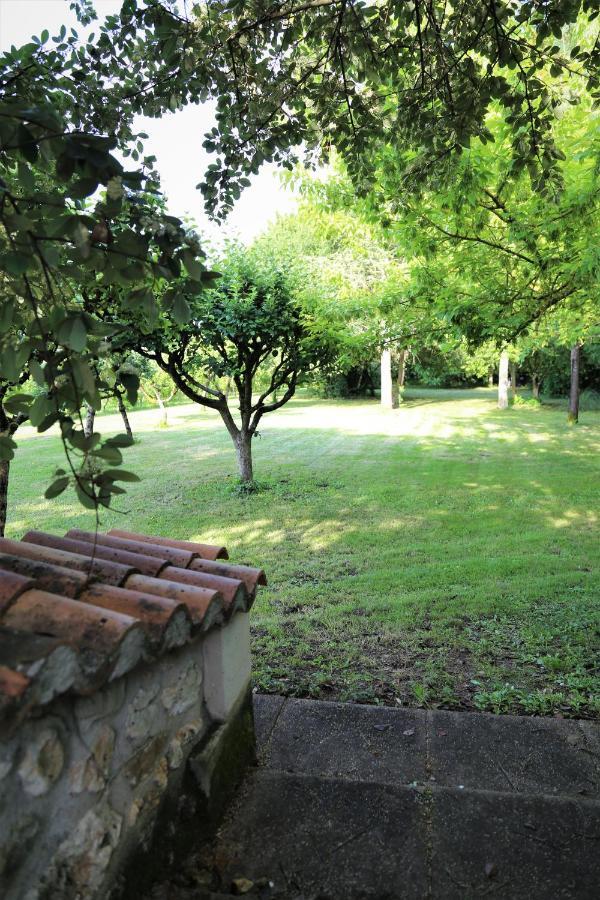 Gîte Le Bonheur Hiersac Exterior foto